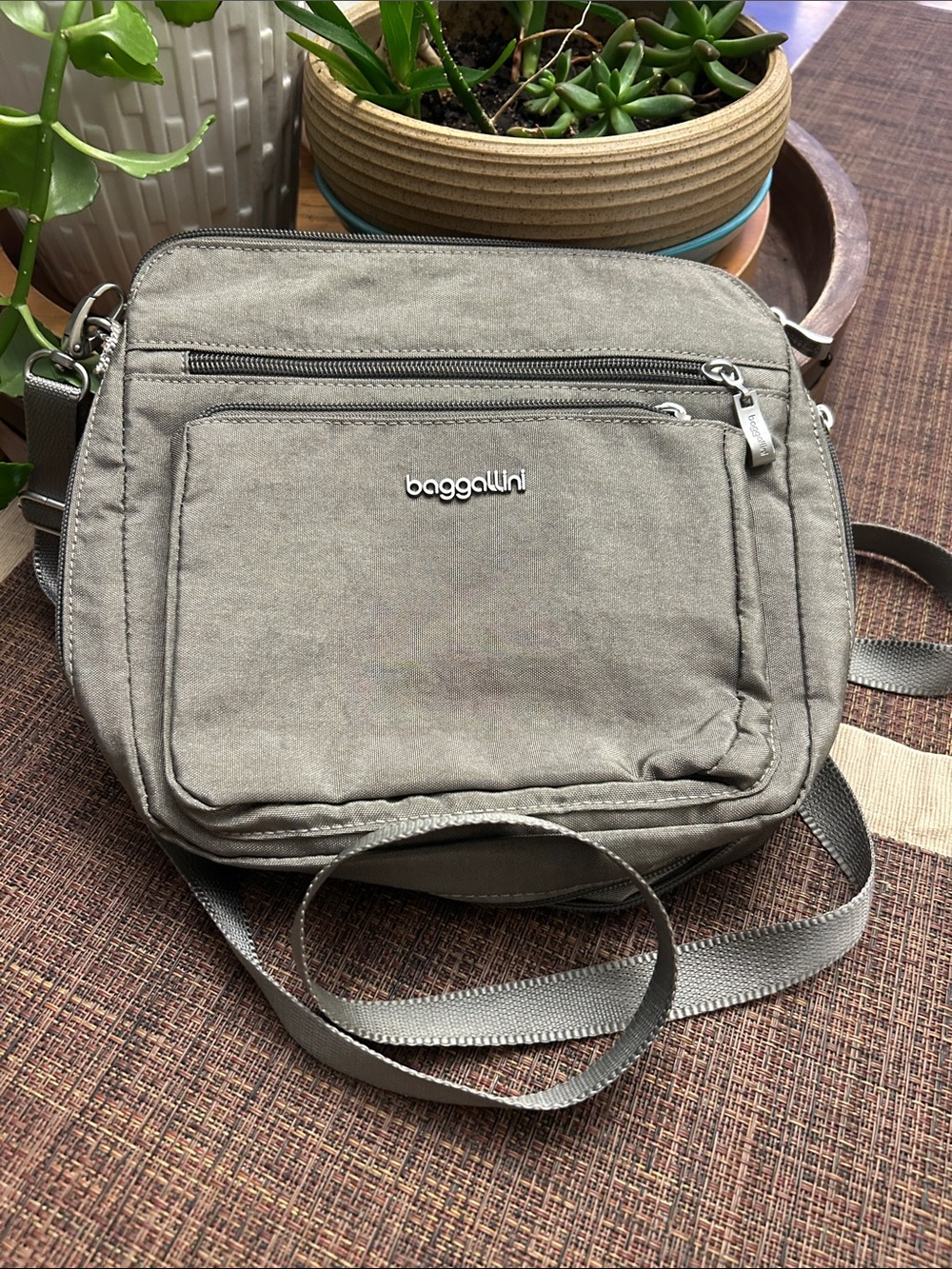 Baggallini Taupe Gray Crossbody Messenger Bag